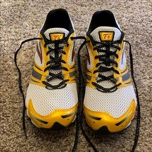 Brooks T6 Racer size 11 running shoes